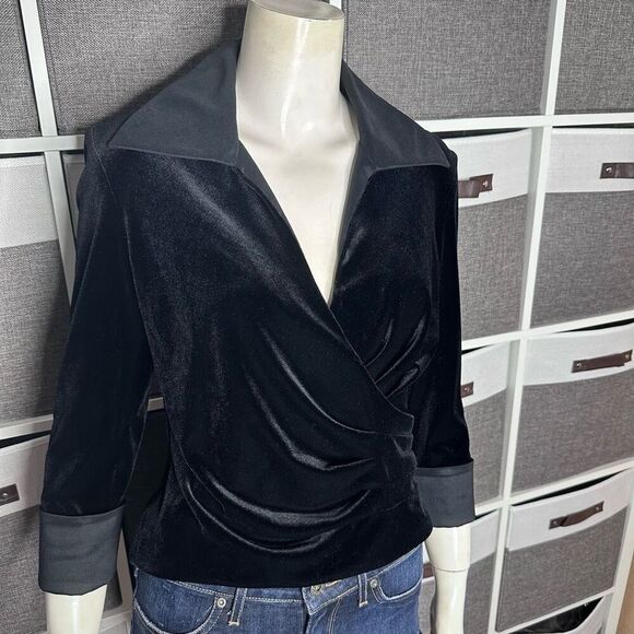 Tadashi Shoji Women's Velvet Jewel Cuff Wrap Top Full Zip Back - Picture 8 of 11